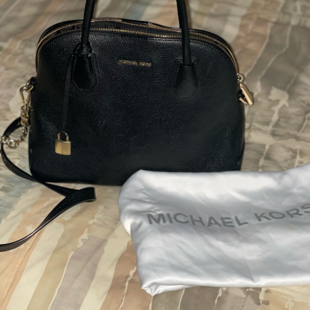 Excellent! Woman’s Purse! Michael Kors!